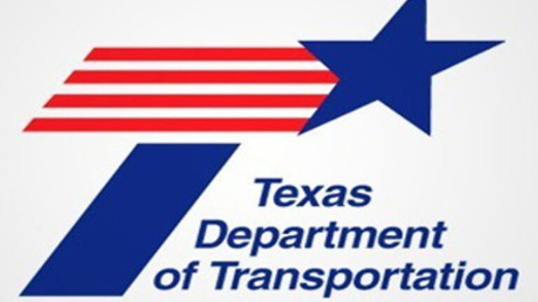 TxDOT alerta sobre el riesgo para peatones ante noches más largas y celebraciones de Halloween