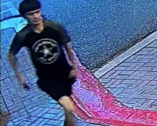 Policía de McAllen busca identificar a persona de interés por robo de vehículo