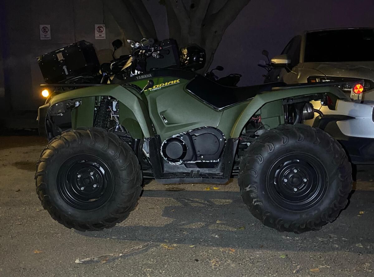 El sujeto viajaba en esta cuatrimoto donde se presume, realizaba actos ilícitos El sujeto viajaba en esta cuatrimoto donde se presume, realizaba actos ilícitos