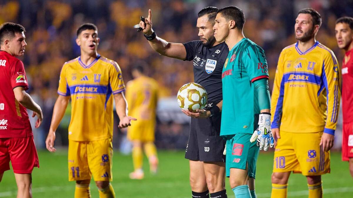 Polémica sobre el Arbitraje: Tigres y el Penal de Toluca en el Centro de la Controversia
