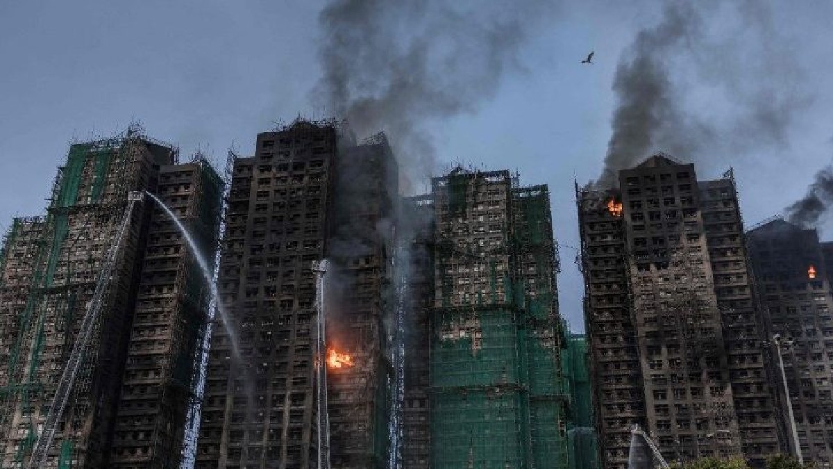 Tragedia en Hong Kong: Incendio Fatal Cobra la Vida de 160 Personas