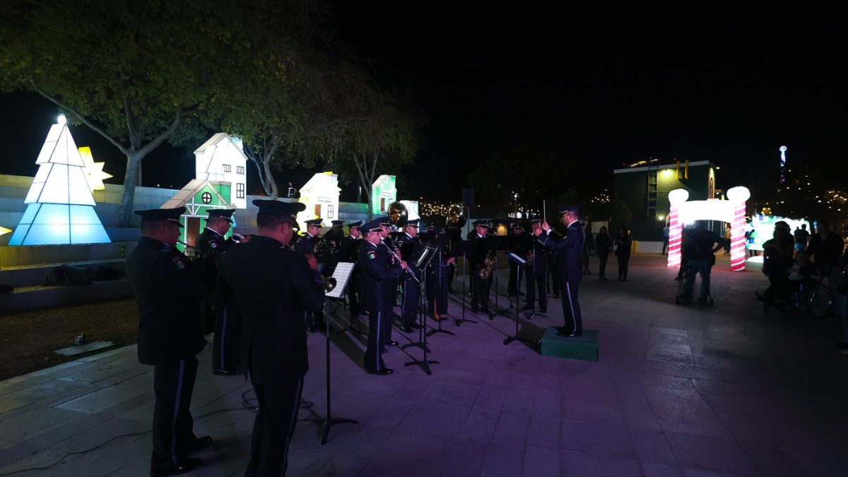 La Banda de la IV Región Militar Brilla en Luztopía con Villancicos y Orgullo Regio