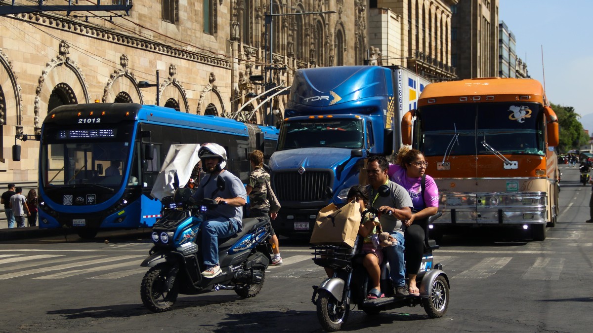 Hoy No Circula: Enterate Qué Autos Descansan en CdMx y Edomex el 9 de Diciembre de 2025