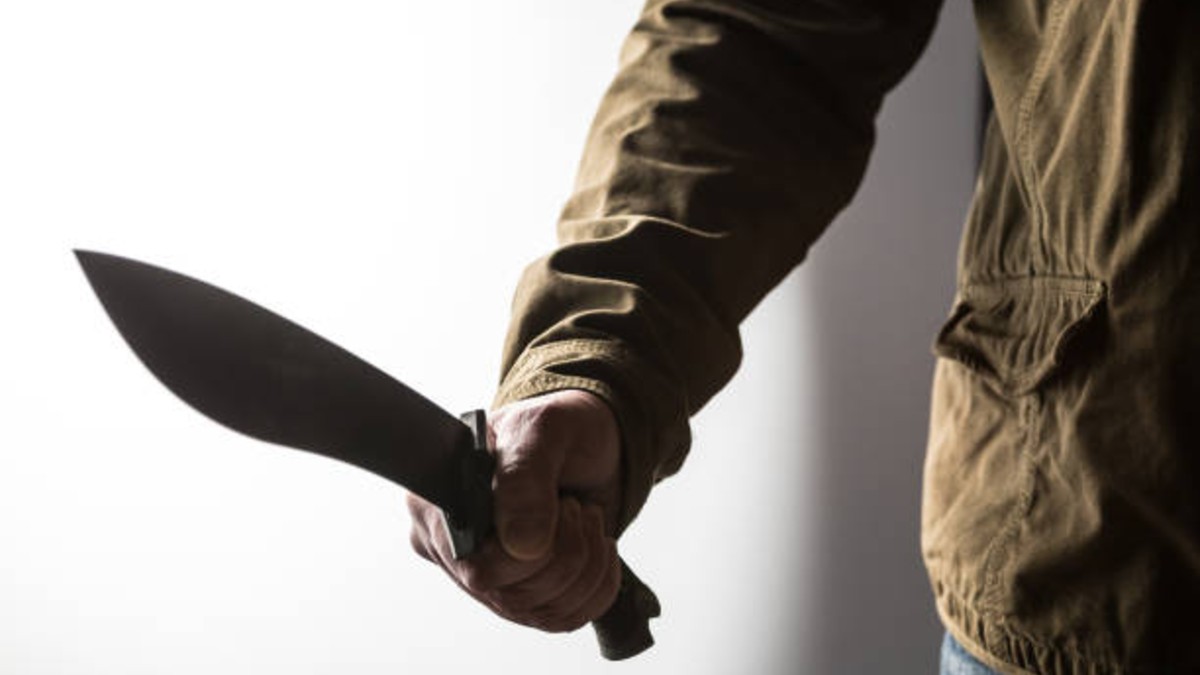 Detención en GAM: Hombre Amenaza a Sus Hermanas con un Machete Bajo Efectos de Intoxicación