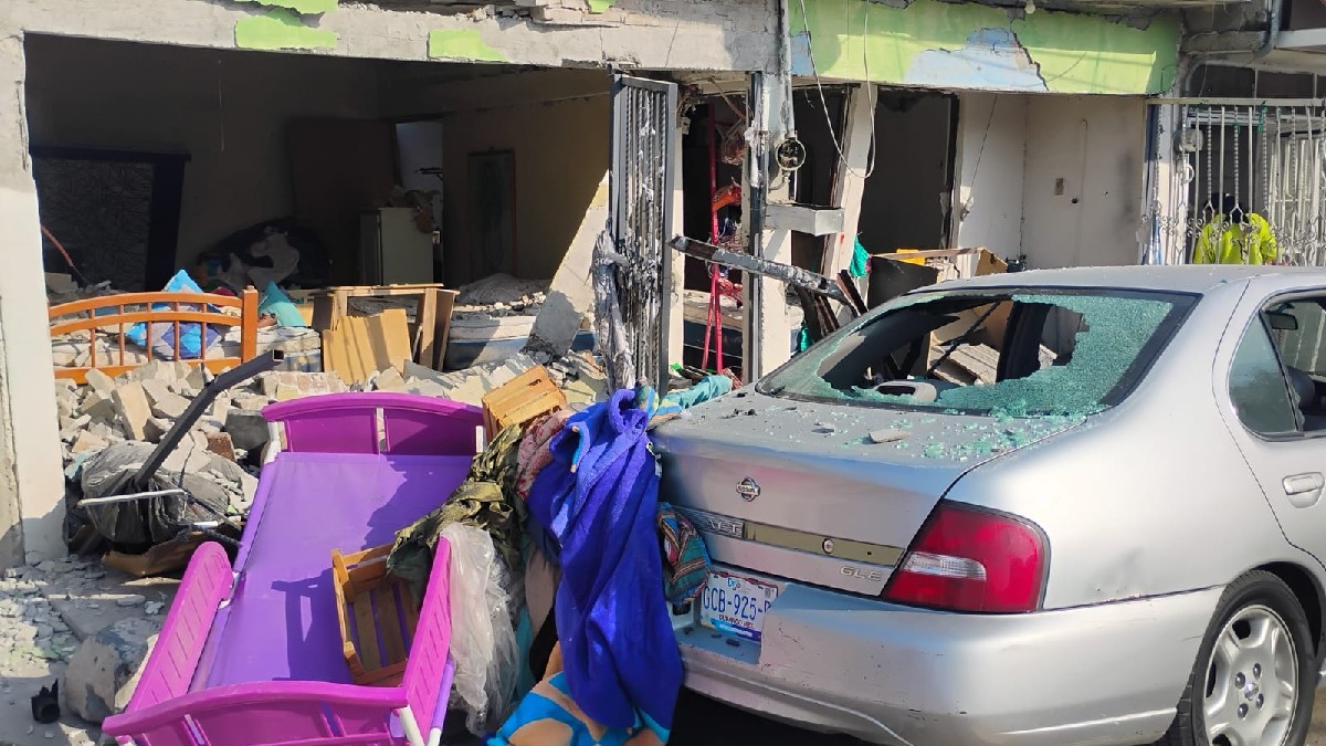 Explosión de Gas Devasta Vivienda en Gómez Palacio y Causa Daños Colaterales