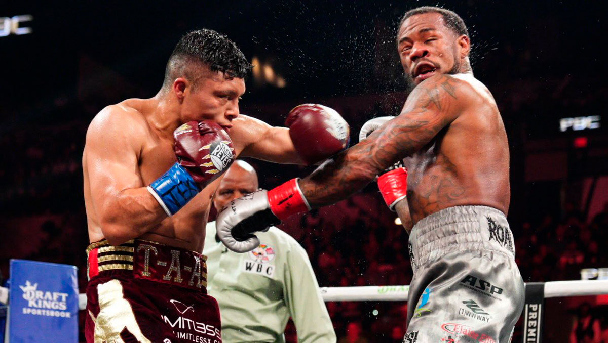 Pitbull Cruz y Roach: Un Empate Polémico que Dejó Huella en la Pelea de Boxeo