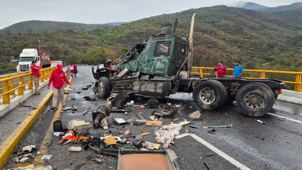 Cierre Total en la Autopista Guadalajara-Colima Tras Accidentes Simultáneos que Dejan 6 Heridos