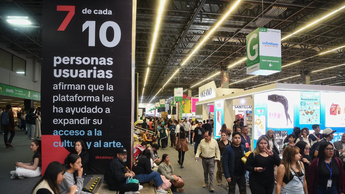 ¿Debería Prohibirse la IA en Universidades? Expertos Analizan su Impacto en el Aprendizaje en la FIL Guadalajara