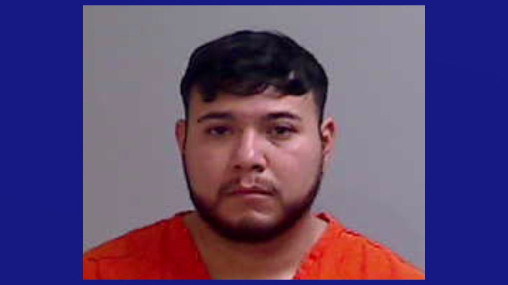 Detienen a hombre por agredir sexualmente a un menor en Edinburg