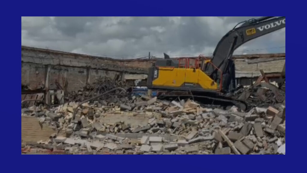 Comienza la demolición de la tienda Johnny’s True Value en Harlingen tras incendio