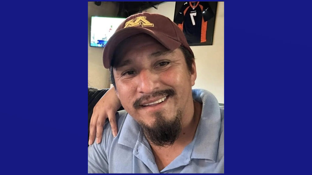 Policía de Brownsville busca a hombre con orden de arresto por robo