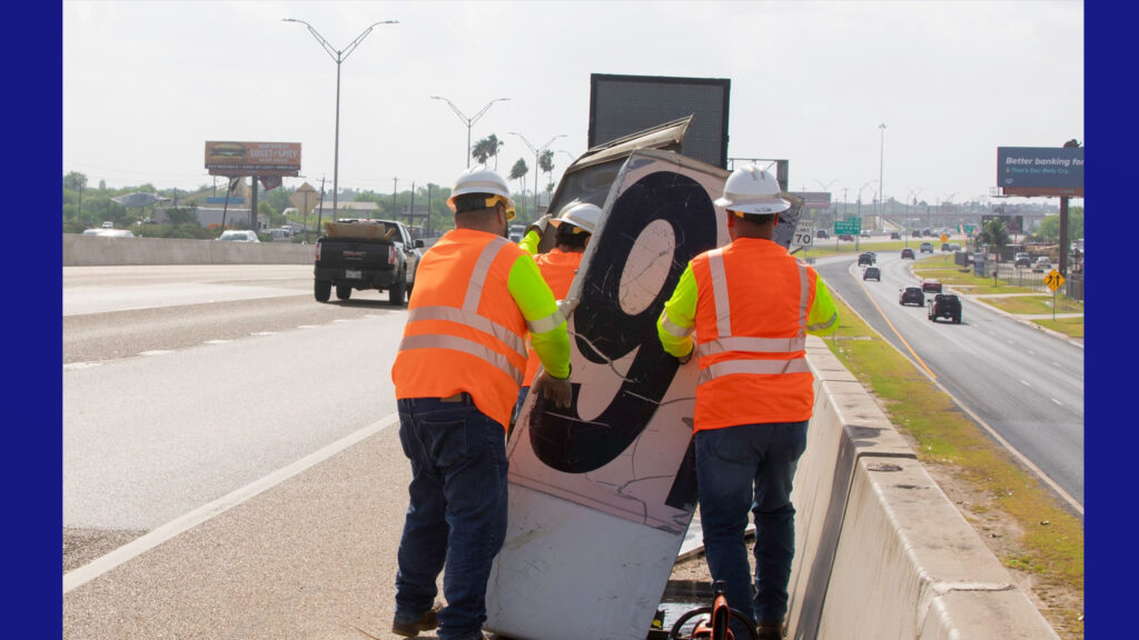 TxDOT trabaja en limpiar escombros y reparar semáforos tras tormenta