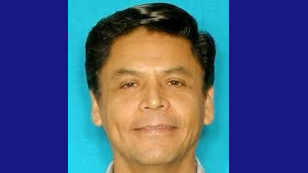 Médico de Texas es sentenciado a 10 años por fraude millonario al sistema de salud