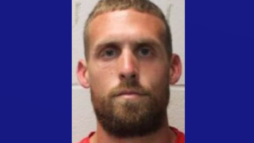 Excoach de Harlingen CISD es arrestado por enviar video sexual a un menor
