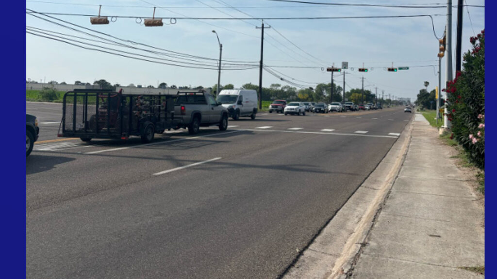 Mujer es atropellada por unidad de la DPS en la intersección de McColl y Canton