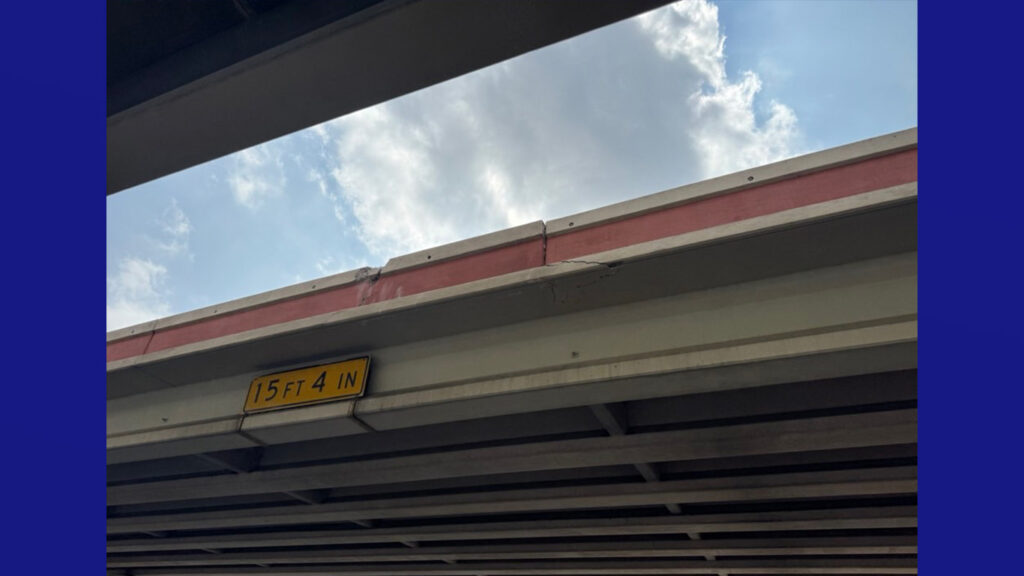 TxDOT inspecciona daño en un puente de Harlingen