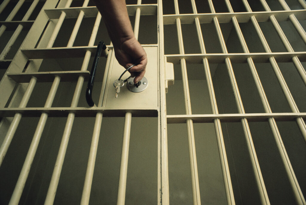 Detienen a hombre con historial de abuso infantil en punto de control de Falfurrias