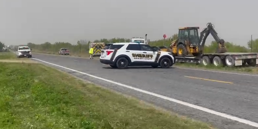 Se registra volcadura de tráiler e incendio de pastizal en San Manuel