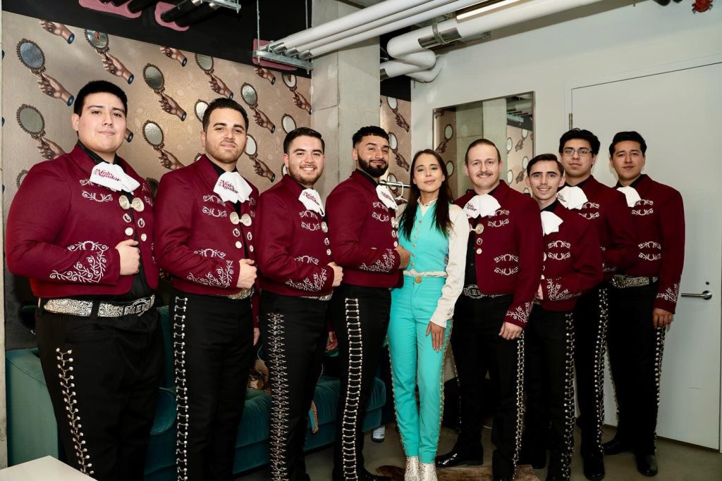 Mariachi Real del Valle acompaña a Majo Aguilar en el SXSW en Austin