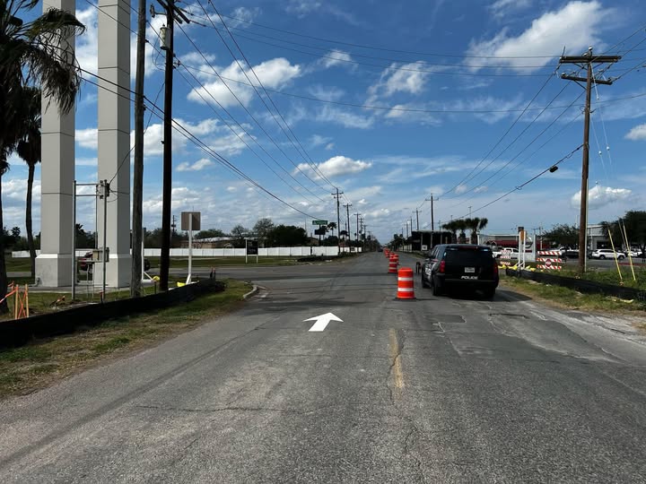 Autoridades advierten sobre conducción en sentido contrario en obras viales de Brownsville