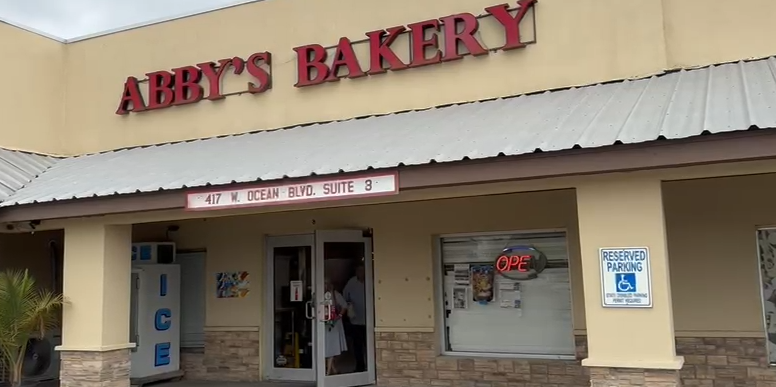 Reapertura de Abby’s Bakery tras la redada de ICE en el negocio