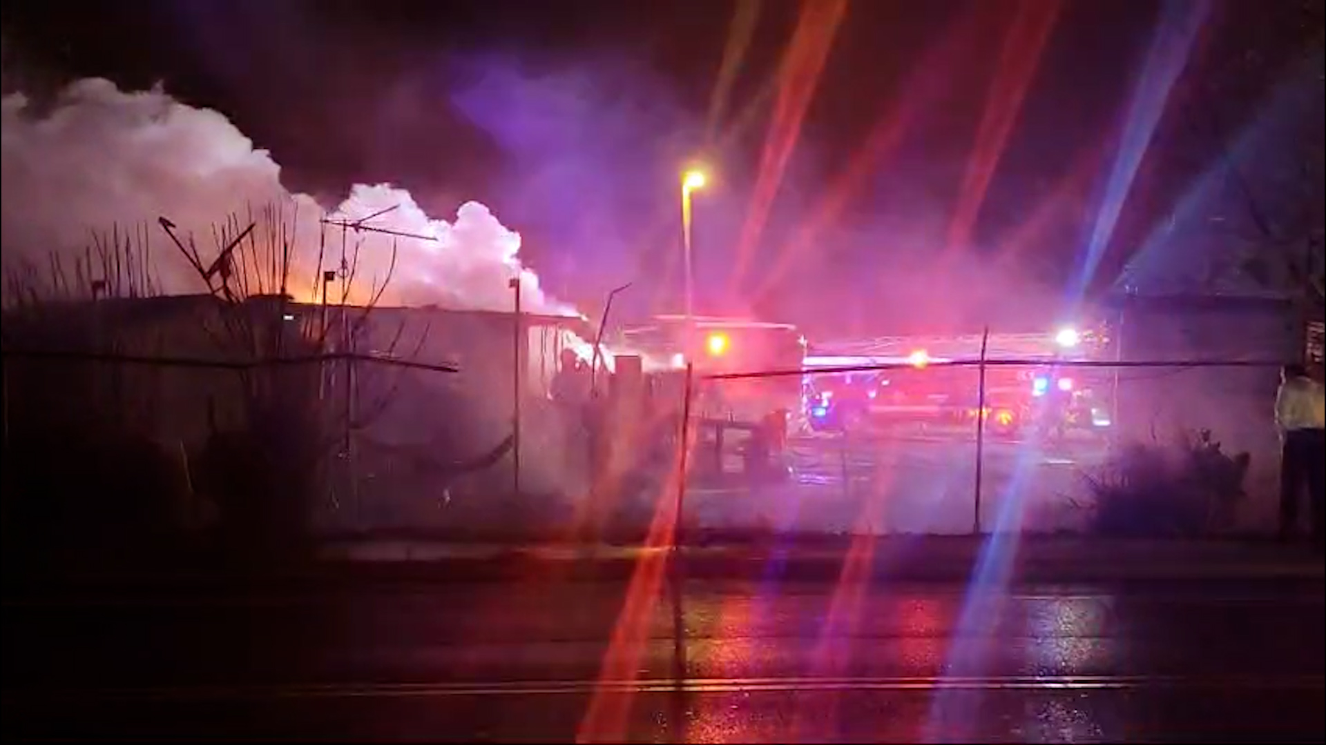 Alguacil Del Condado De Hidalgo Rescata a Hombre en Un Incendio