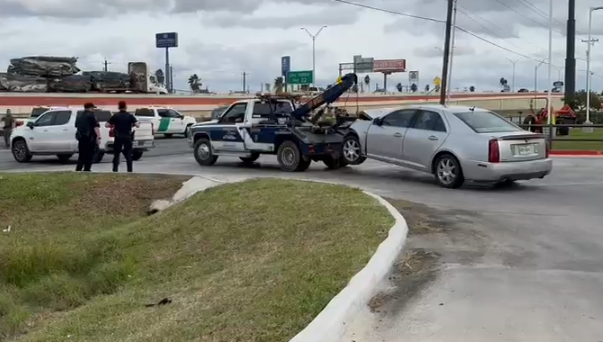 Vuelca Camioneta en Harlingen; Conductor Resulta Ileso